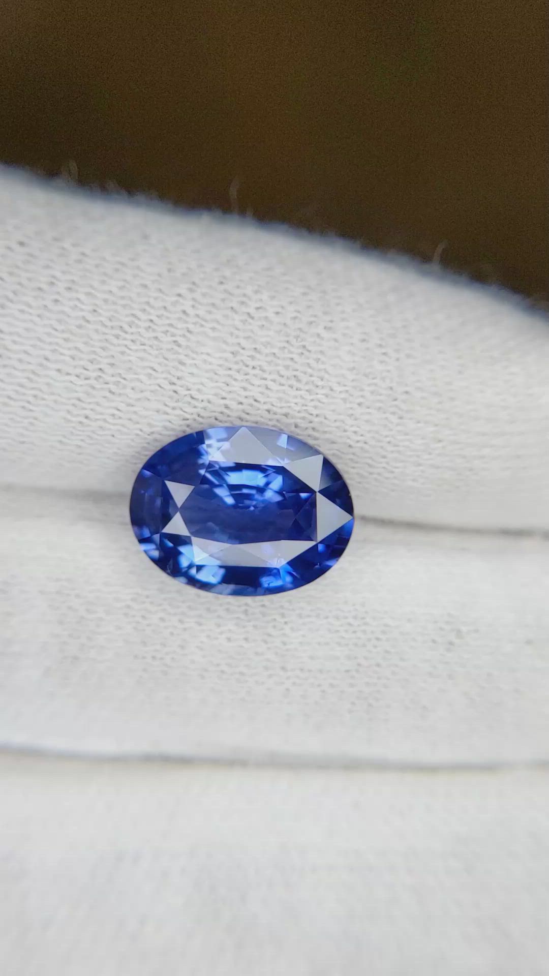 5.63 Ct. Blue Sapphire from Madagascar Size Video