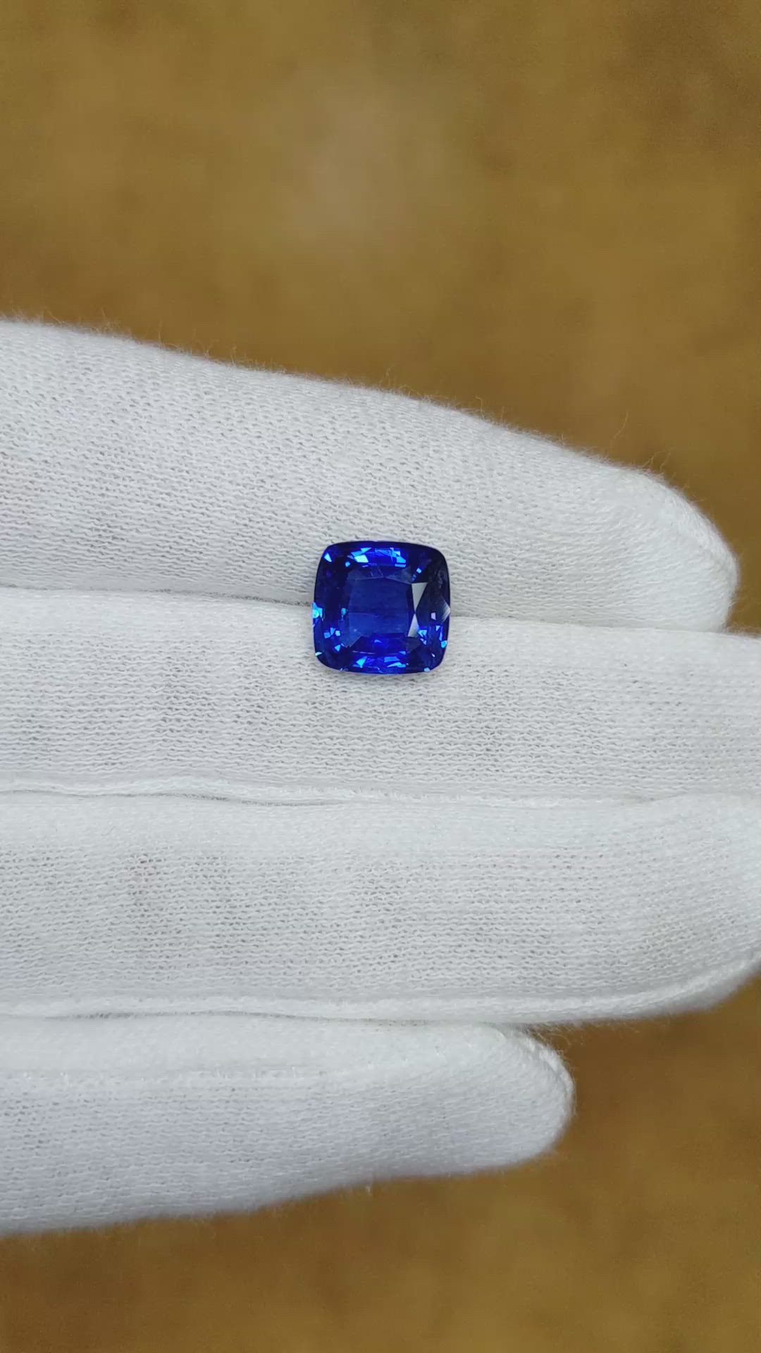4.46 Ct. Blue Sapphire from Ceylon (Sri Lanka) Size Video