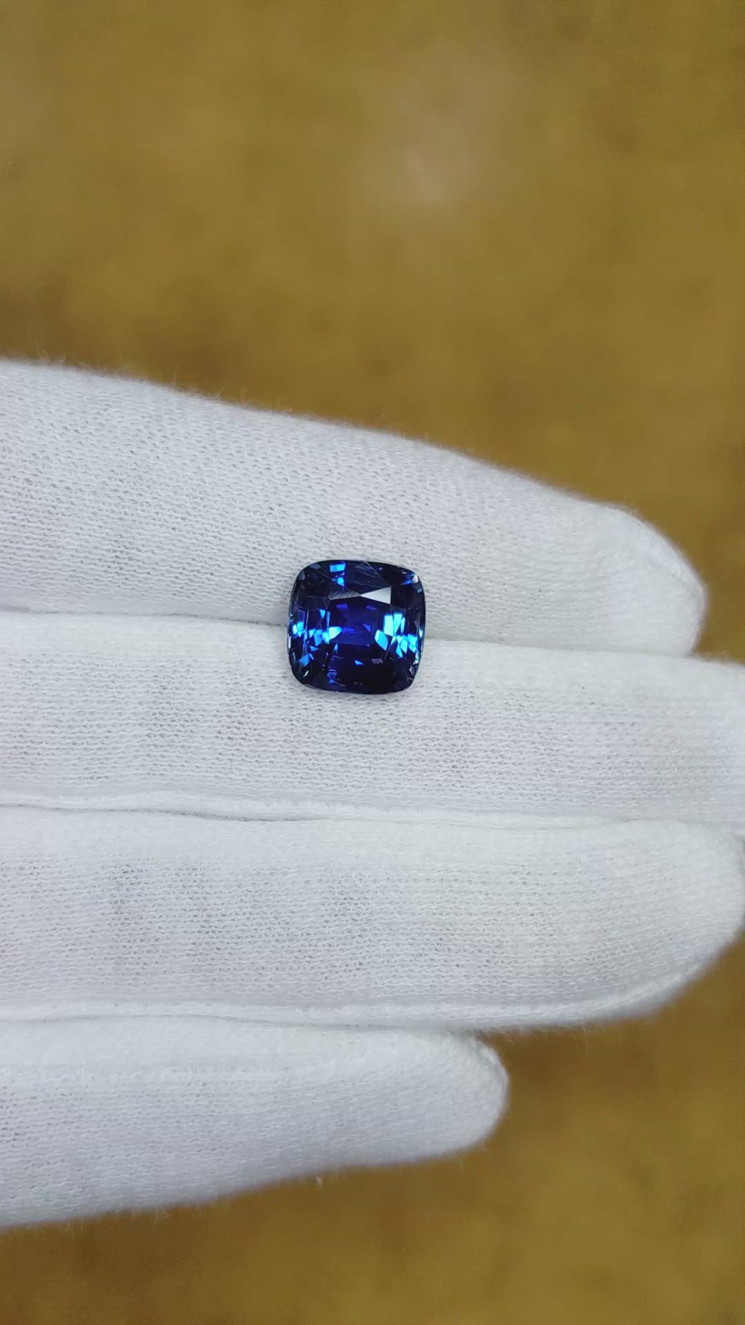 5.72 Ct. Blue Sapphire from Ceylon (Sri Lanka) Size Video