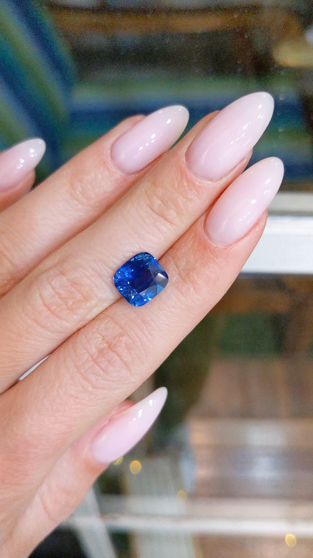 5.00 Ct. Blue Sapphire from Ceylon (Sri Lanka) Size Video