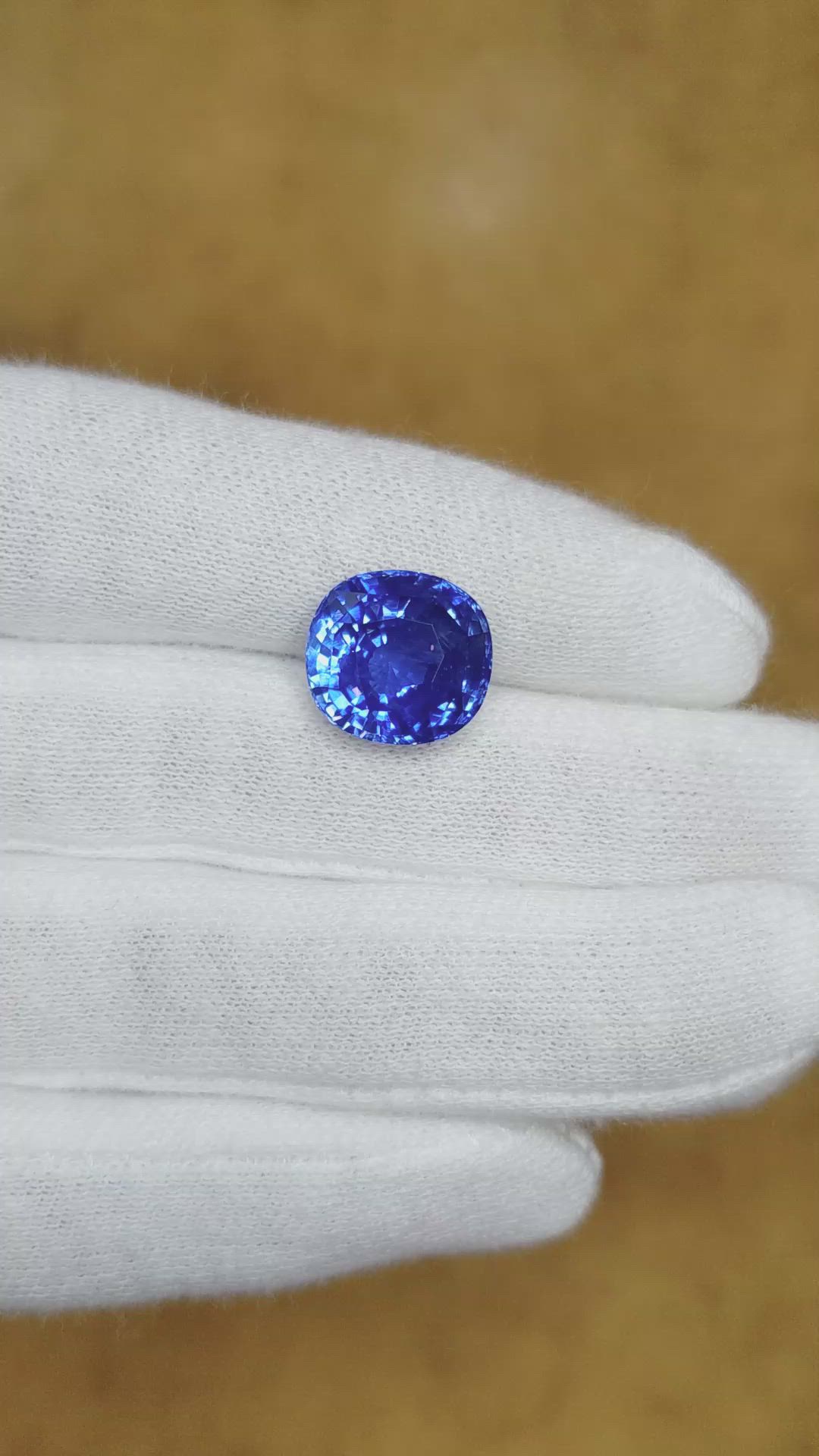 9.64 Ct. Blue Sapphire from Ceylon (Sri Lanka) Size Video