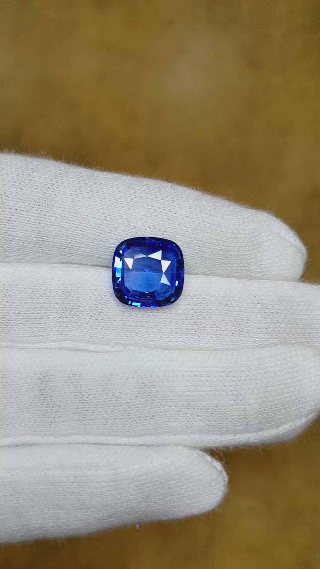 6.76 Ct. Blue Sapphire from Ceylon (Sri Lanka) Size Video