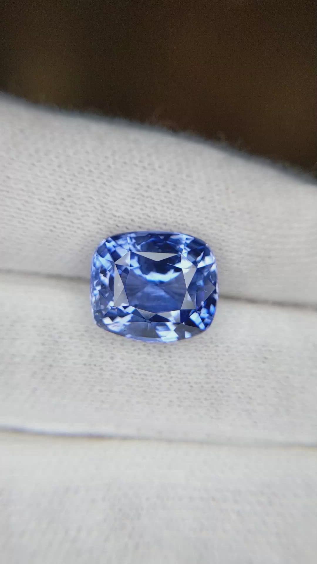 9.03 Ct. Blue Sapphire from Ceylon (Sri Lanka) Size Video