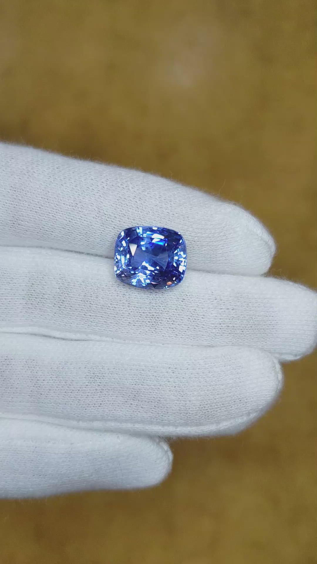 9.03 Ct. Blue Sapphire from Ceylon (Sri Lanka) Size Video