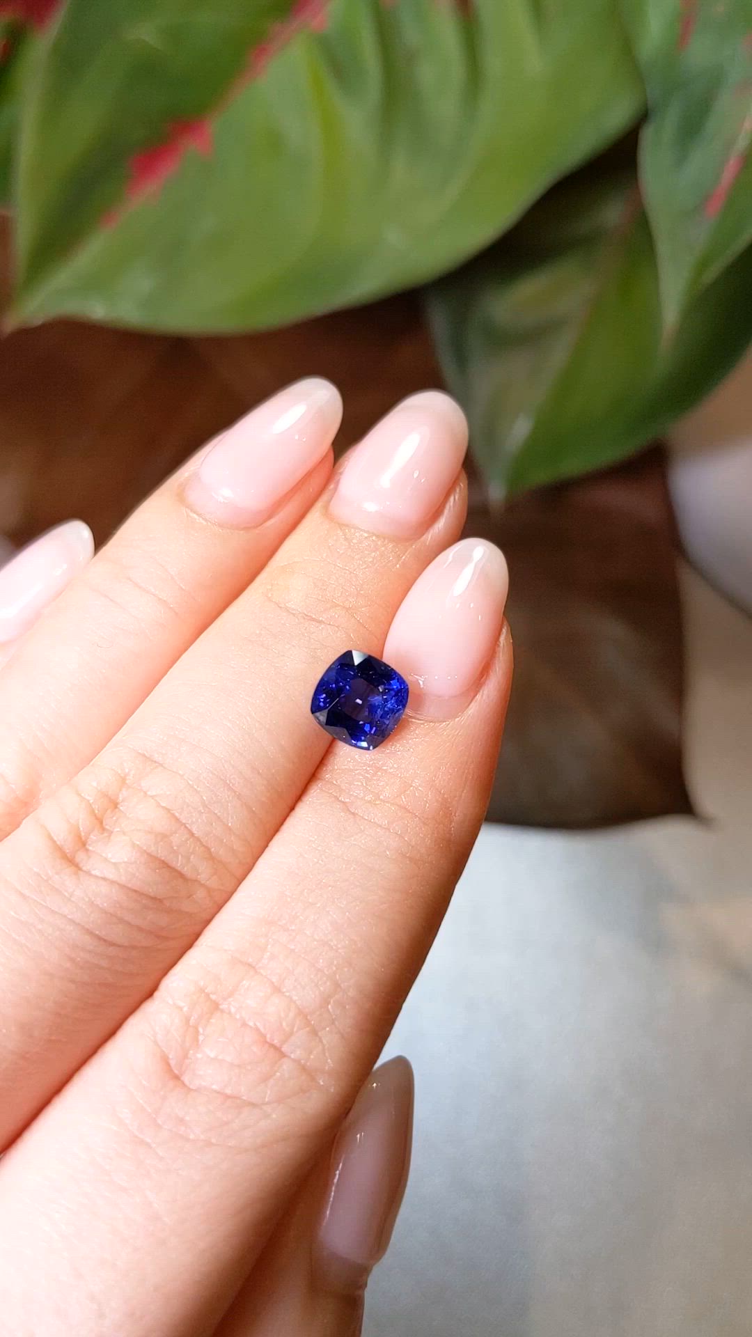 3.05 Ct. Blue Sapphire from Ceylon (Sri Lanka) Size Video