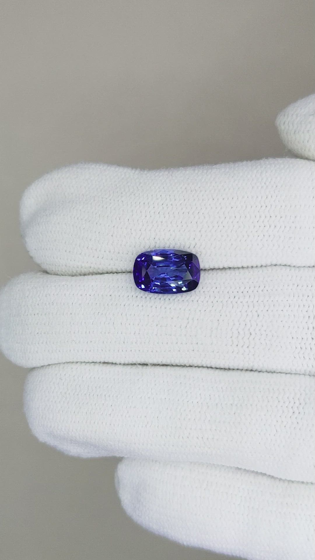 2.87 Ct. Blue Sapphire from Ceylon (Sri Lanka) Size Video