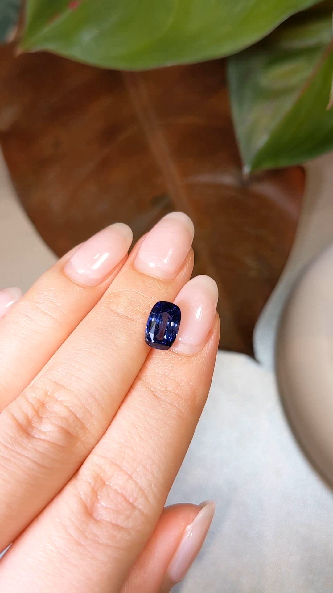 2.87 Ct. Blue Sapphire from Ceylon (Sri Lanka) Size Video