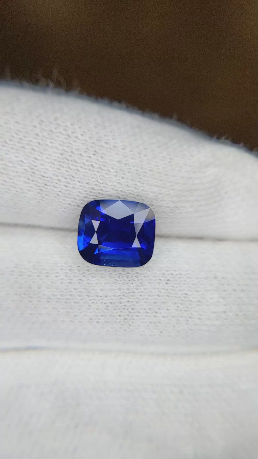 3.58 Ct. Blue Sapphire from Ceylon (Sri Lanka) Size Video