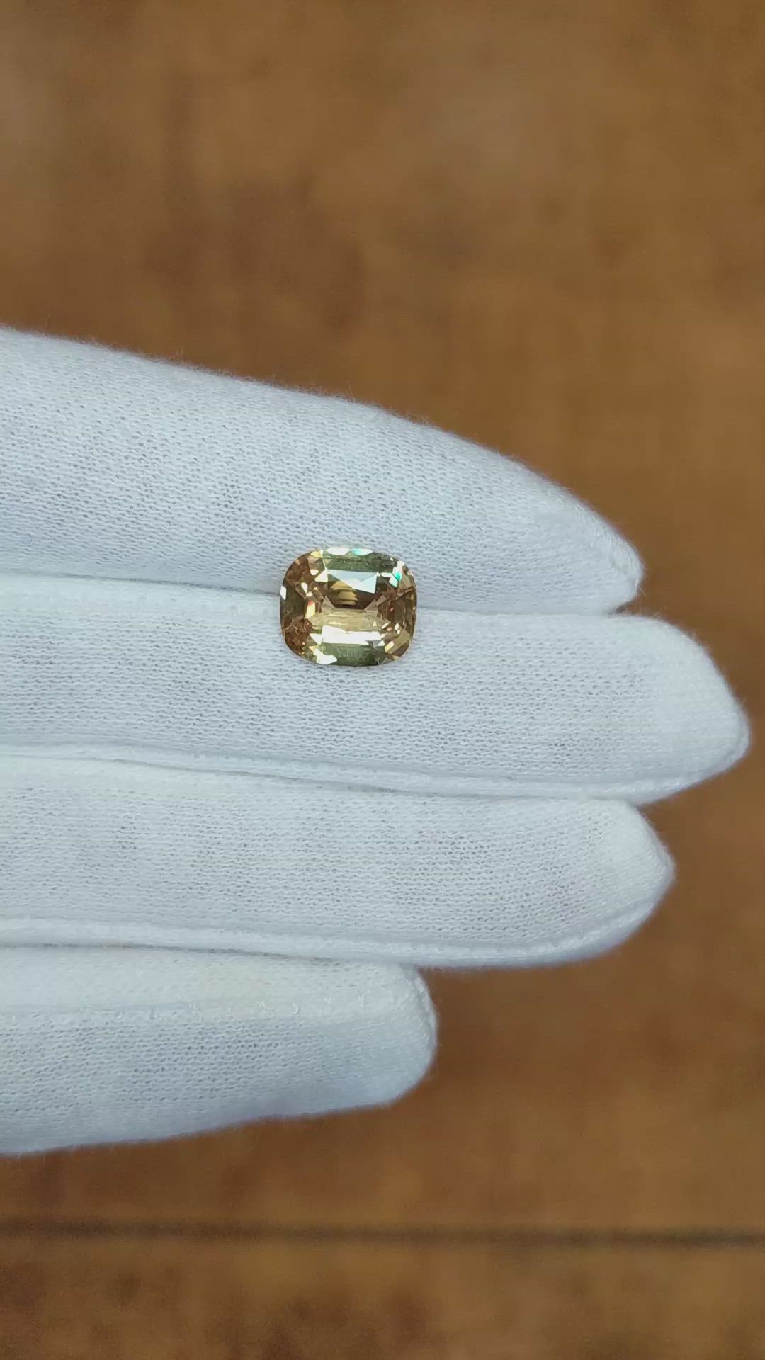 4.20 Ct. Yellow Sapphire from Ceylon (Sri Lanka) Size Video