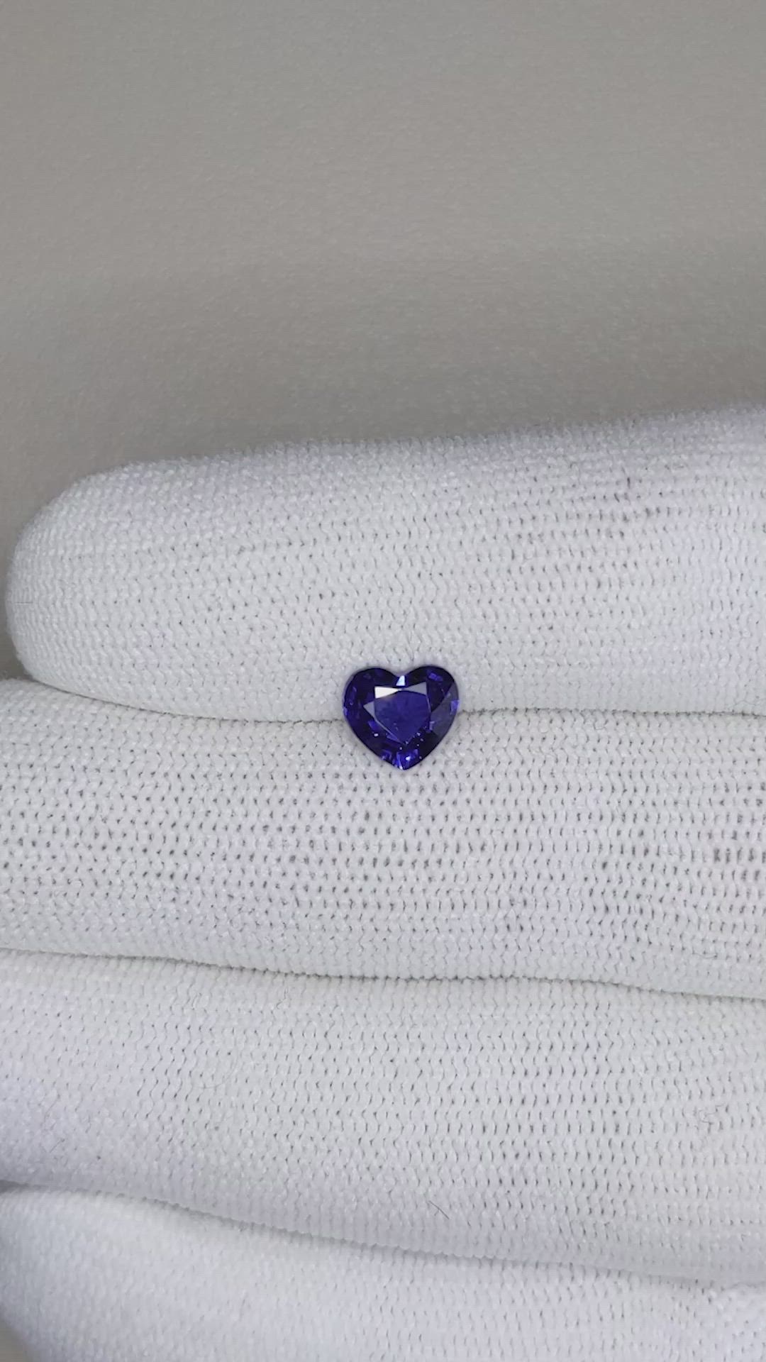 1.03 Ct. Blue Sapphire from Ceylon (Sri Lanka) Size Video