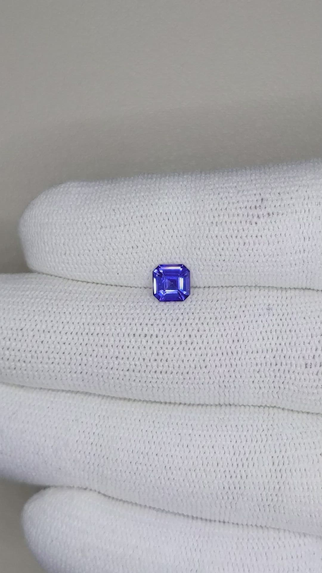 0.75 Ct. Blue Sapphire from Ceylon (Sri Lanka) Size Video