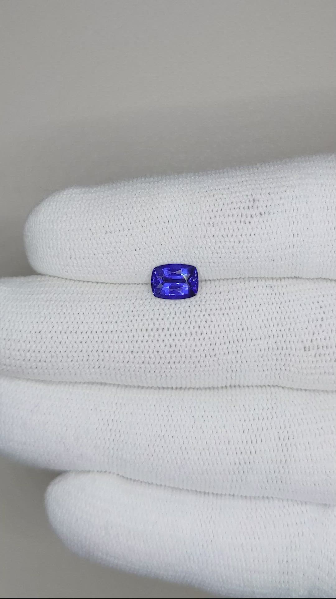 1.04 Ct. Blue Sapphire from Ceylon (Sri Lanka) Size Video