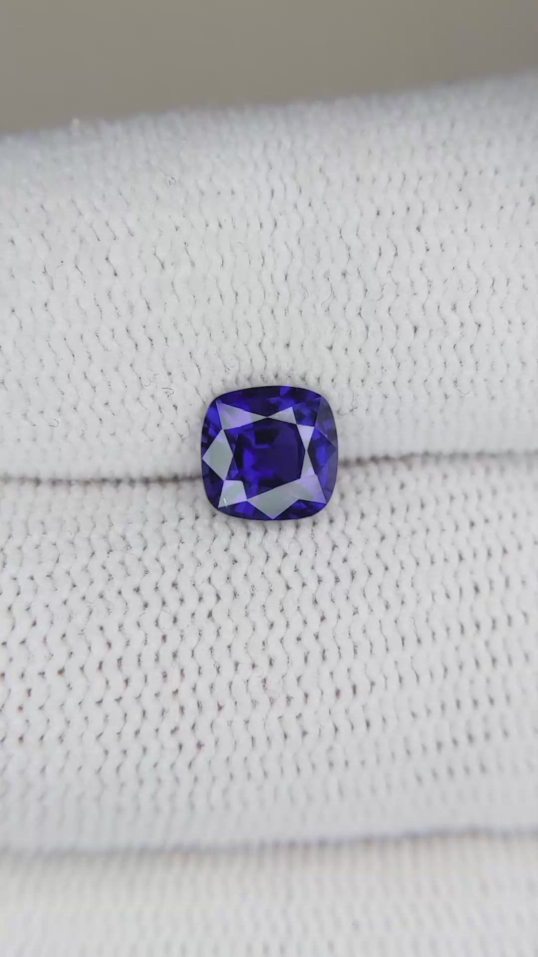 1.14 Ct. Blue Sapphire from Ceylon (Sri Lanka) Size Video