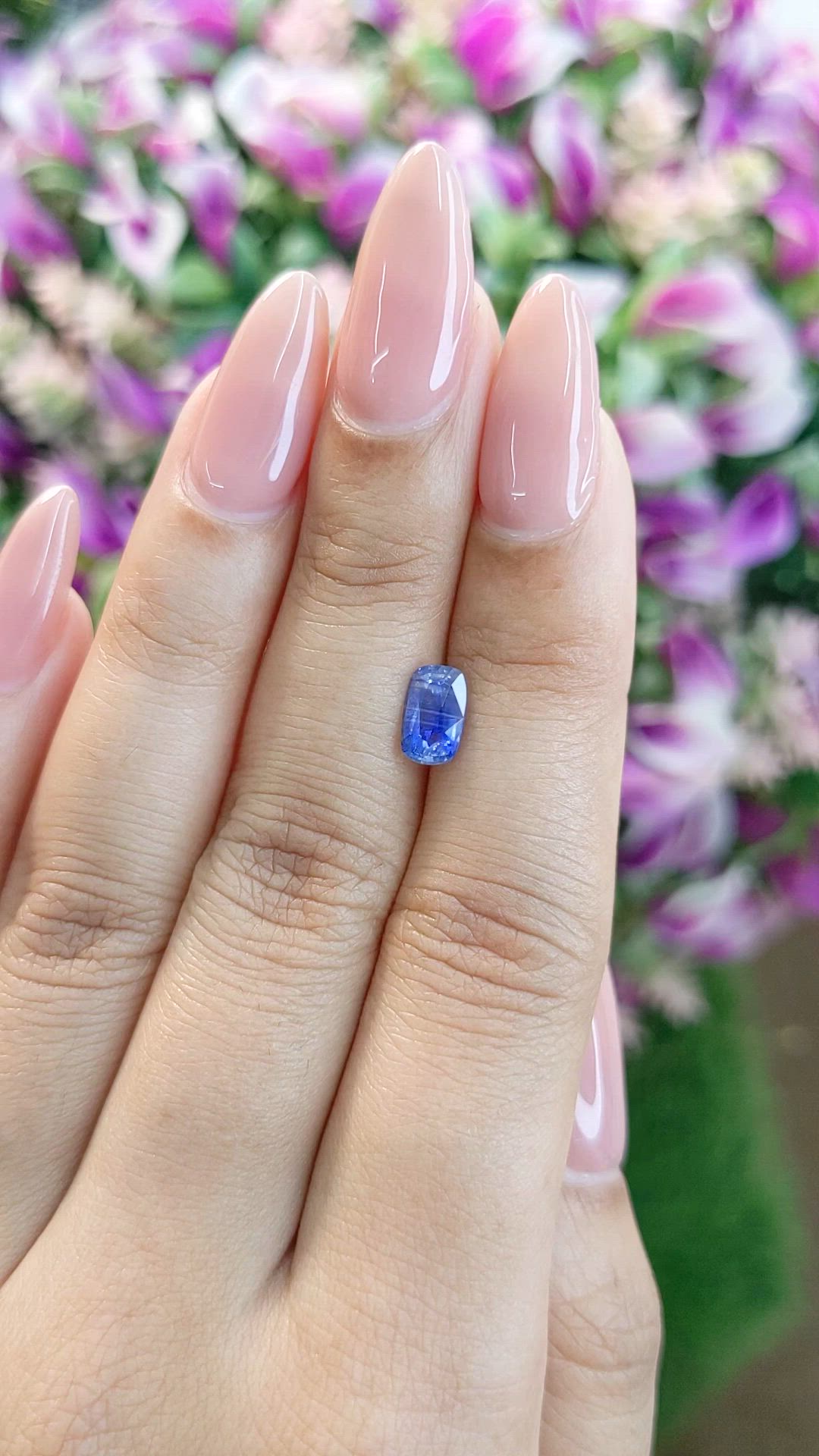 1.23 Ct. Bi Color Sapphire from Ceylon (Sri Lanka) Size Video