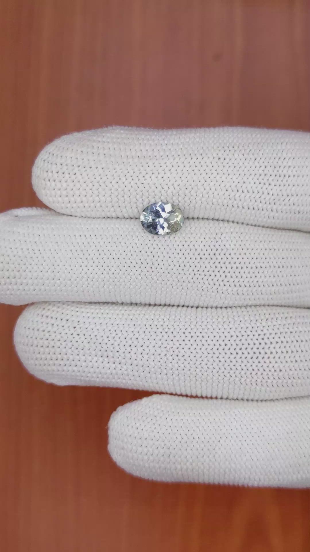 1.38 Ct. Bi Color Sapphire from Ceylon (Sri Lanka) Size Video