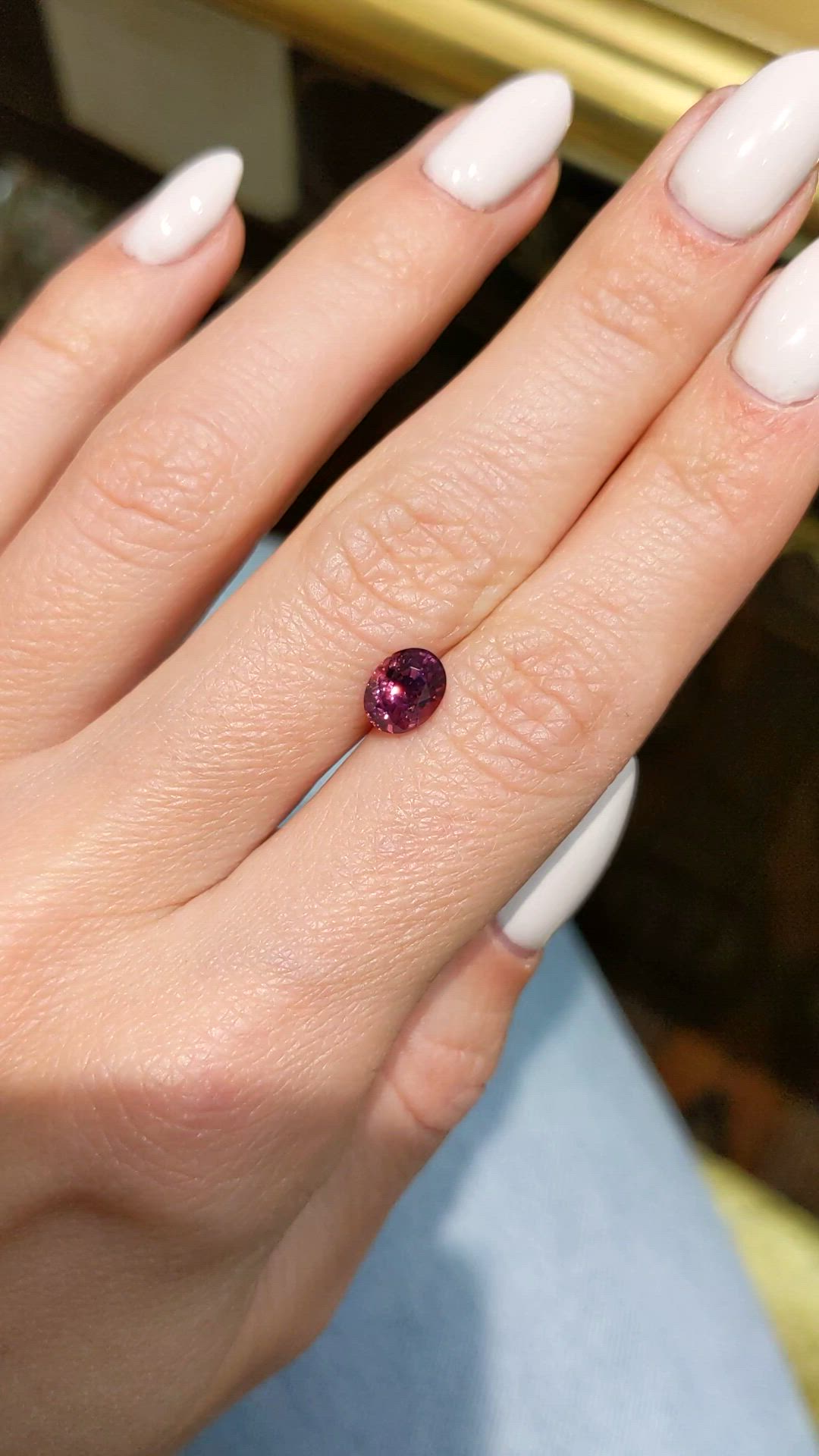 1.52 Ct. Bi Color Sapphire from Ceylon (Sri Lanka) Size Video