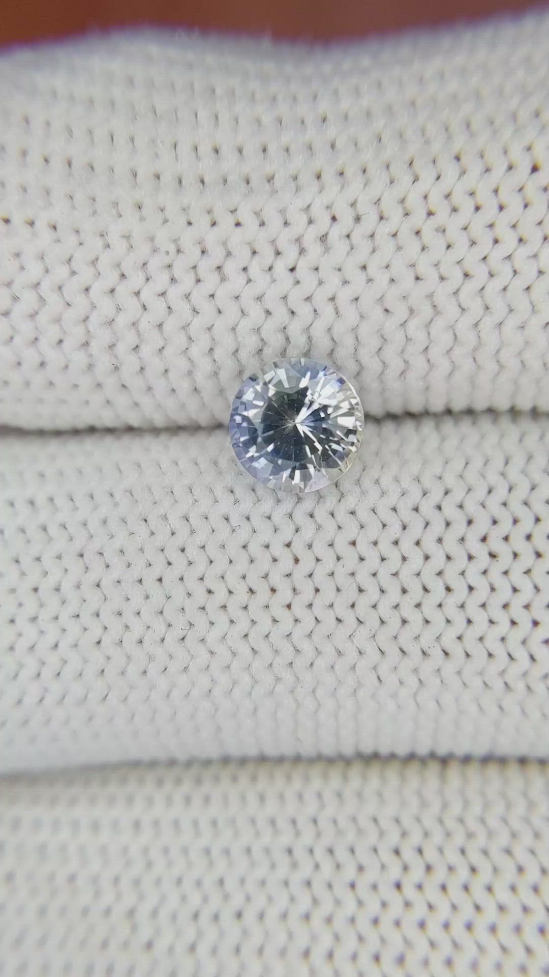 1.15 Ct. Bi Color Sapphire from Ceylon (Sri Lanka) Size Video