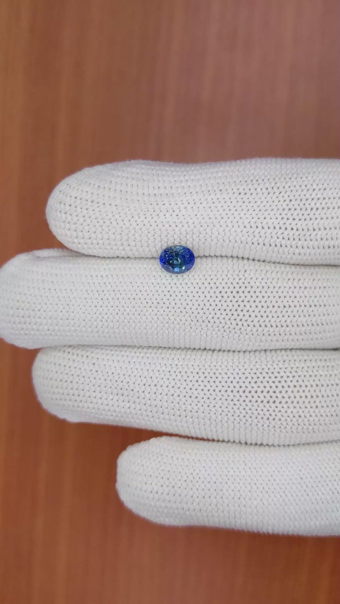 1.16 Ct. Bi Color Sapphire from Ceylon (Sri Lanka) Size Video