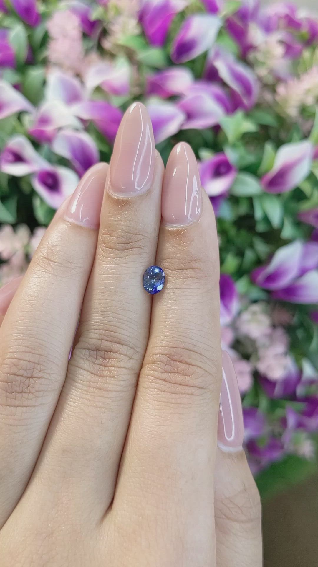 0.94 Ct. Bi Color Sapphire from Ceylon (Sri Lanka) Size Video