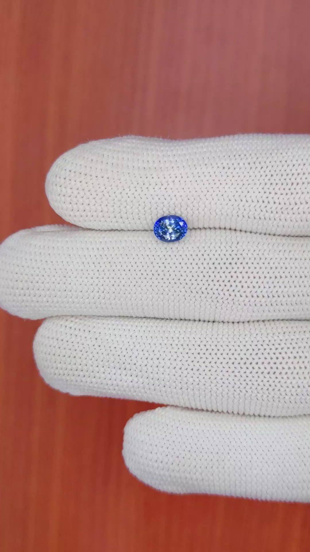 0.94 Ct. Bi Color Sapphire from Ceylon (Sri Lanka) Size Video