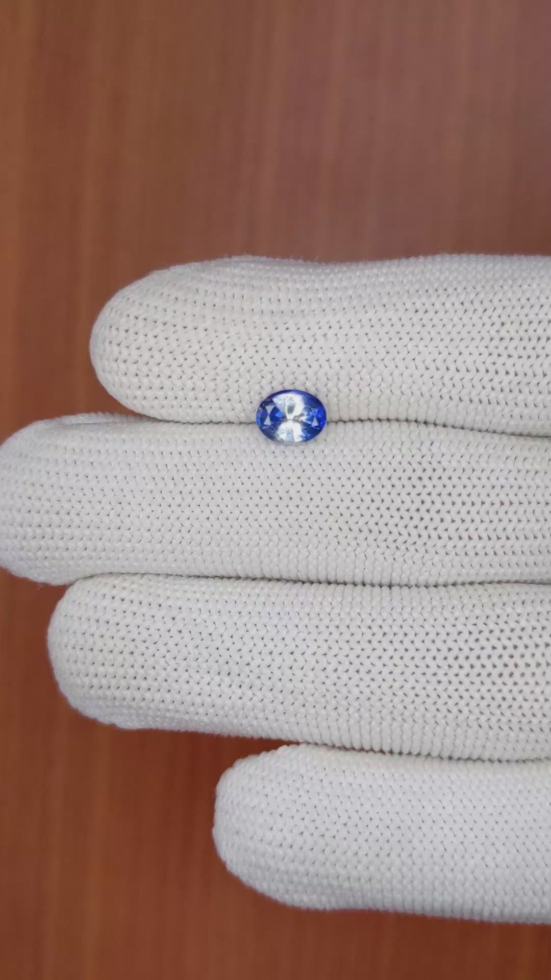 0.99 Ct. Bi Color Sapphire from Ceylon (Sri Lanka) Size Video
