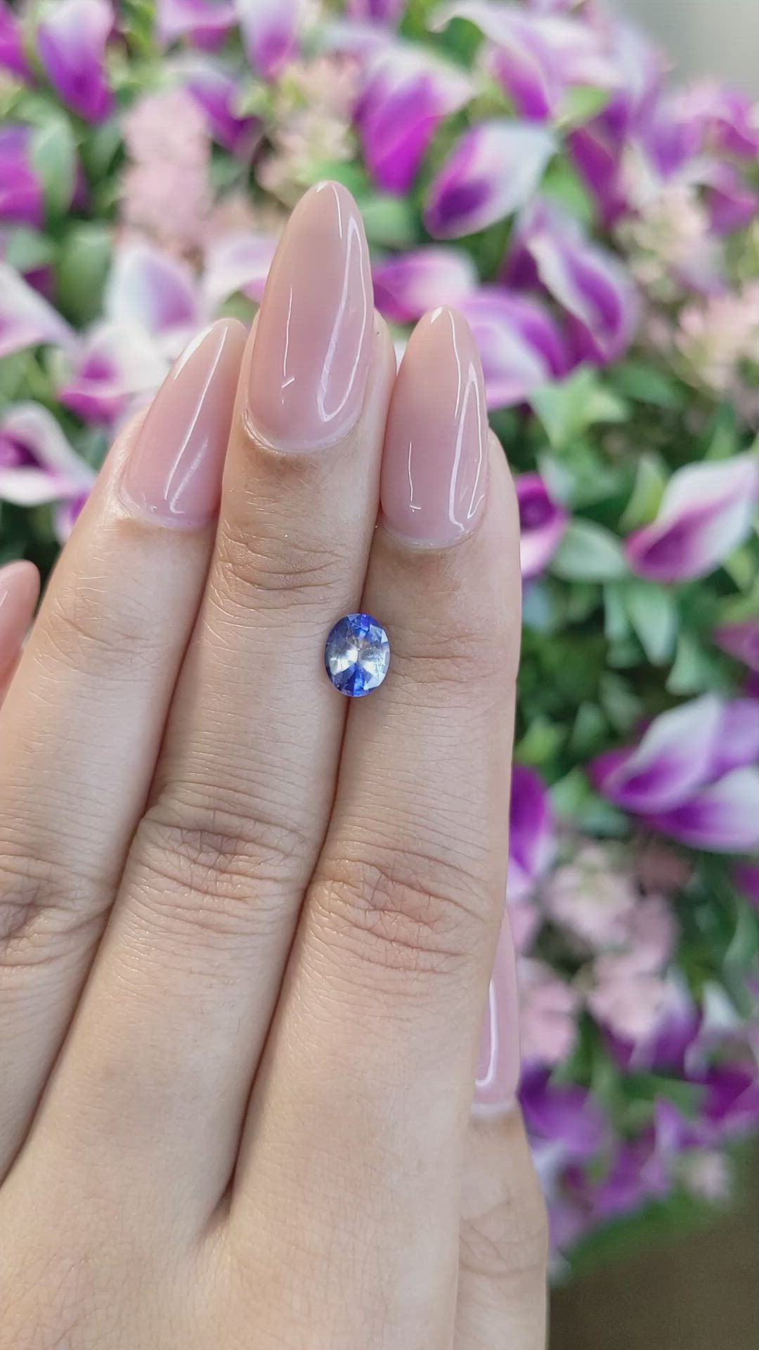 0.99 Ct. Bi Color Sapphire from Ceylon (Sri Lanka) Size Video