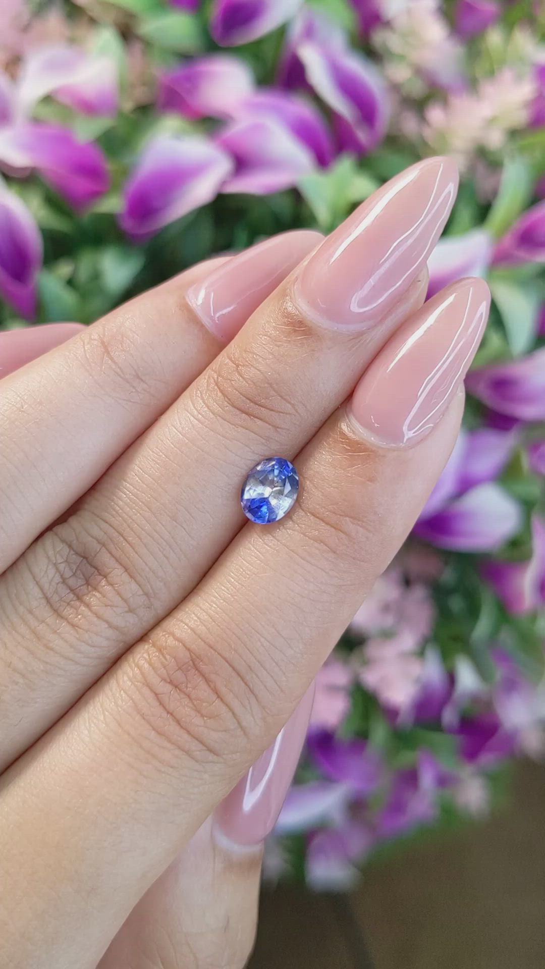 0.99 Ct. Bi Color Sapphire from Ceylon (Sri Lanka) Size Video