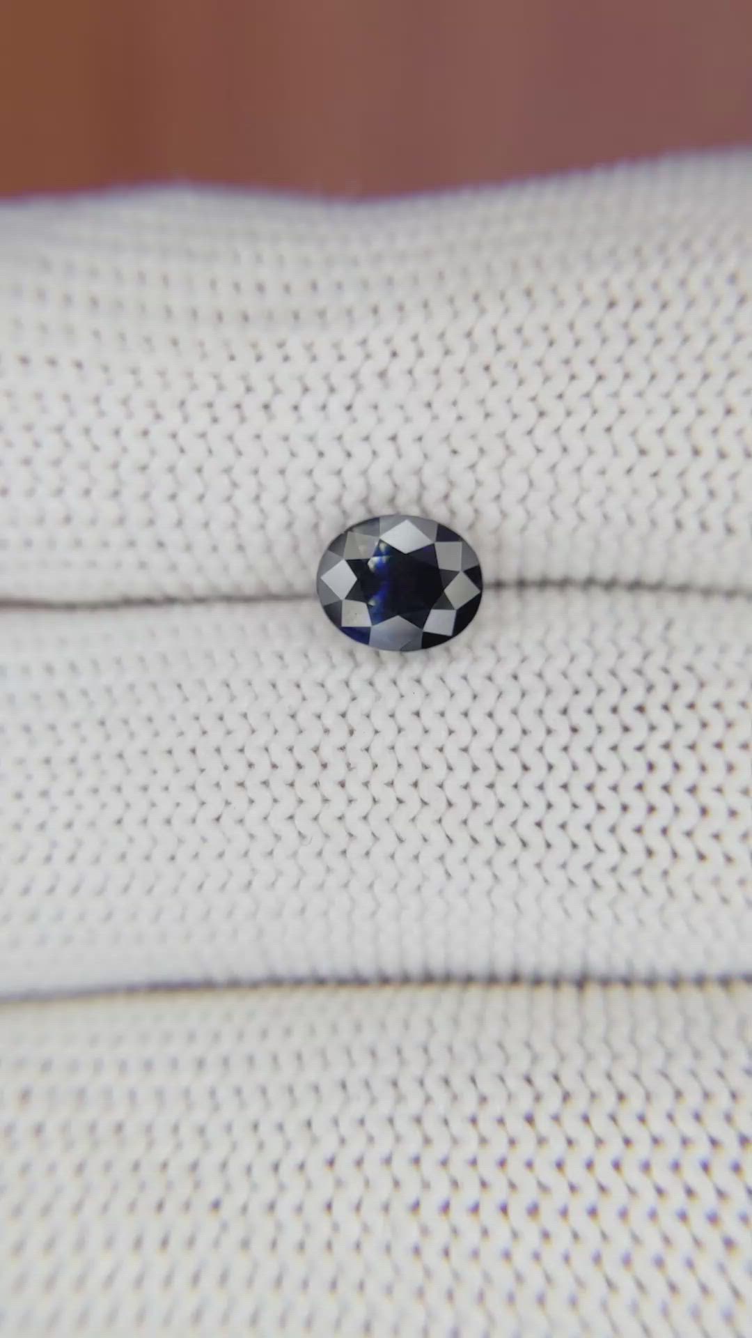 1.34 Ct. Bi Color Sapphire from Ceylon (Sri Lanka) Size Video