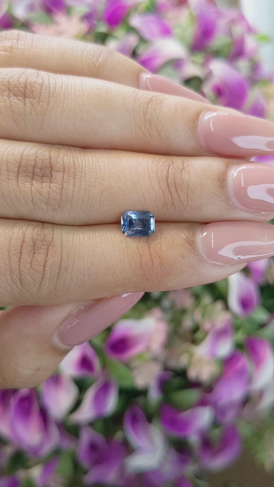 0.87 Ct. Bi Color Sapphire from Ceylon (Sri Lanka) Size Video