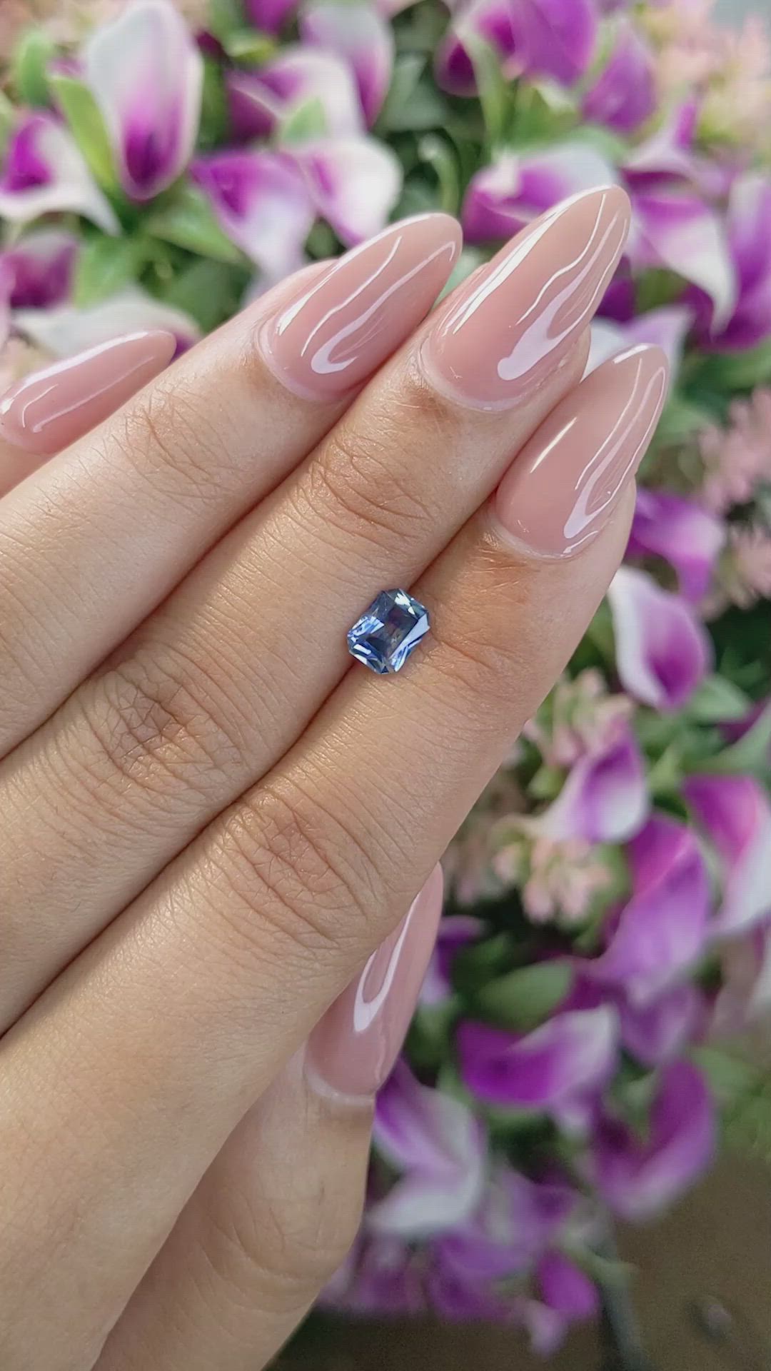 0.87 Ct. Bi Color Sapphire from Ceylon (Sri Lanka) Size Video
