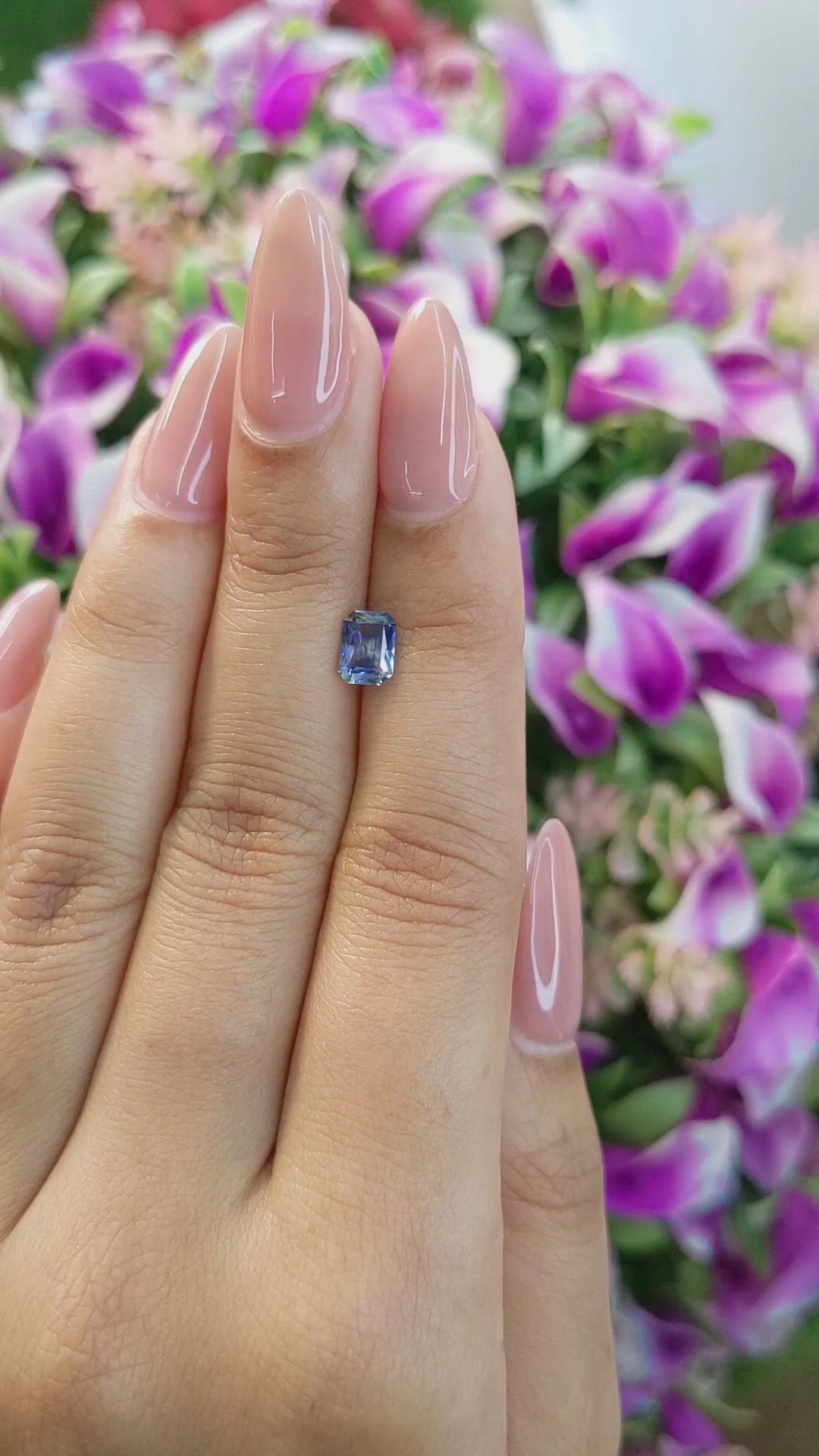 0.87 Ct. Bi Color Sapphire from Ceylon (Sri Lanka) Size Video