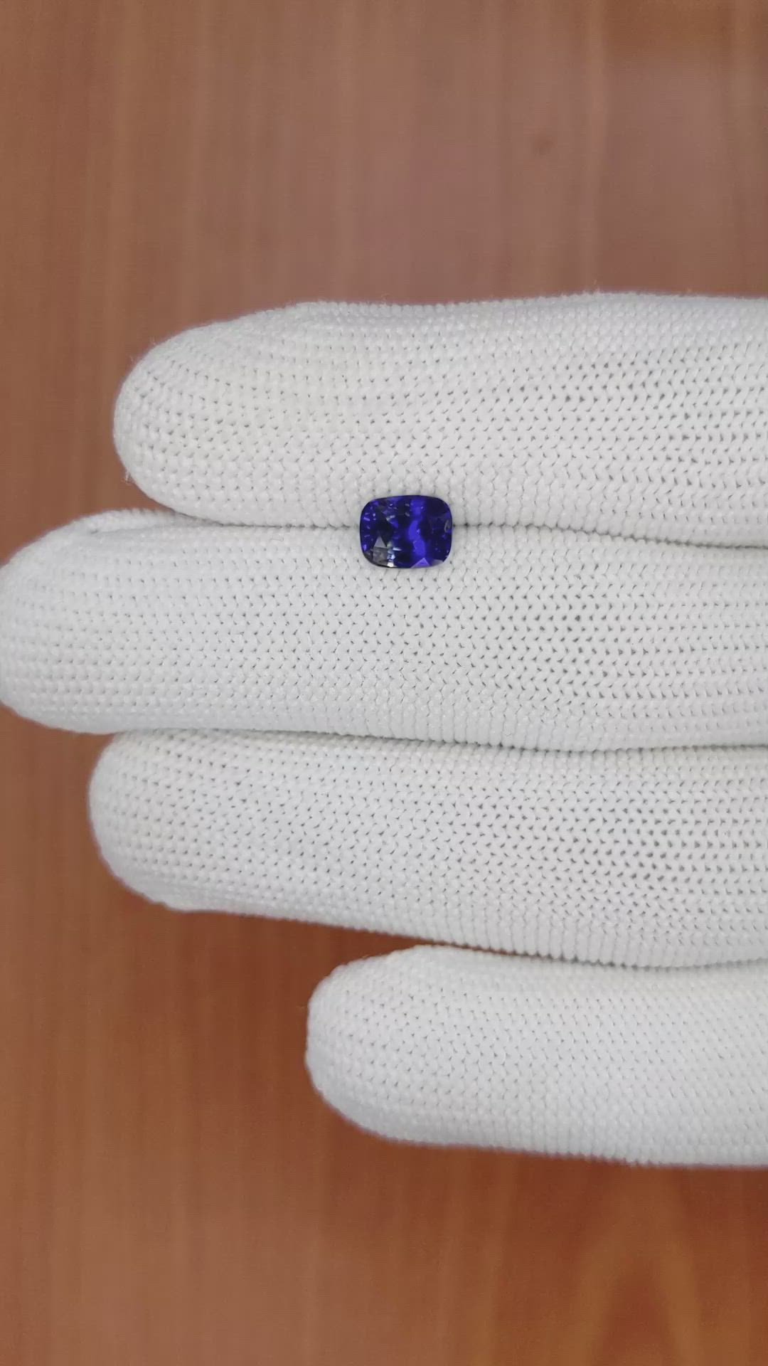1.54 Ct. Bi Color Sapphire from Ceylon (Sri Lanka) Size Video