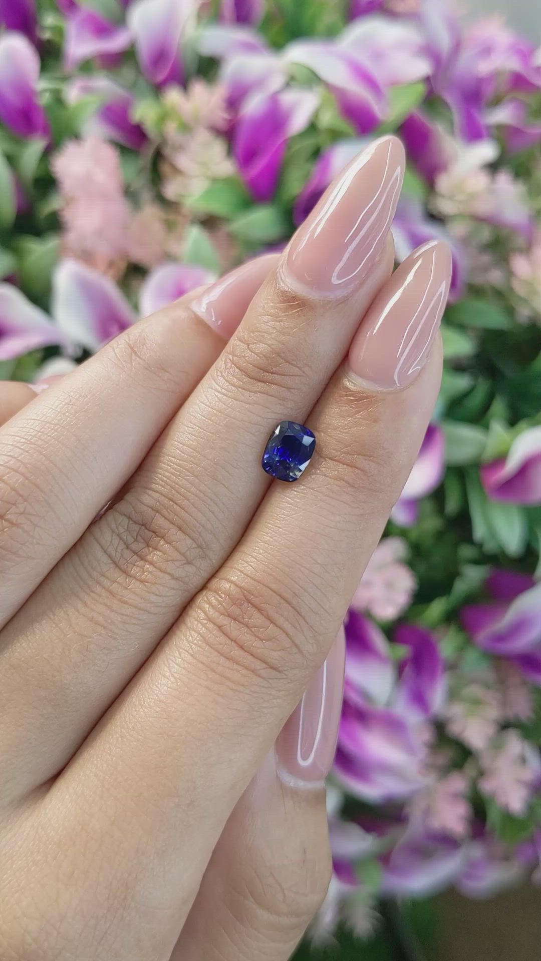 1.54 Ct. Bi Color Sapphire from Ceylon (Sri Lanka) Size Video