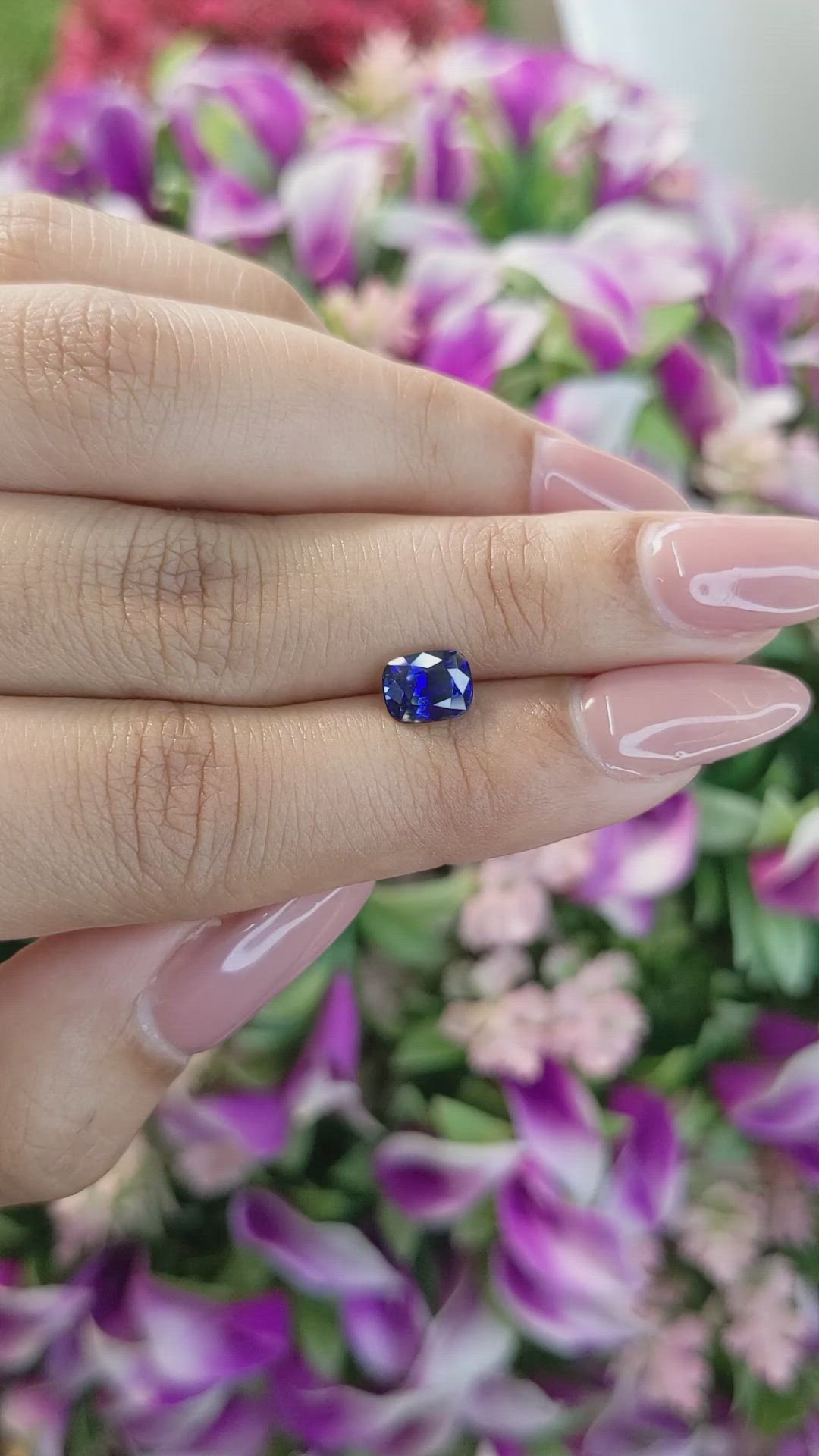 1.54 Ct. Bi Color Sapphire from Ceylon (Sri Lanka) Size Video