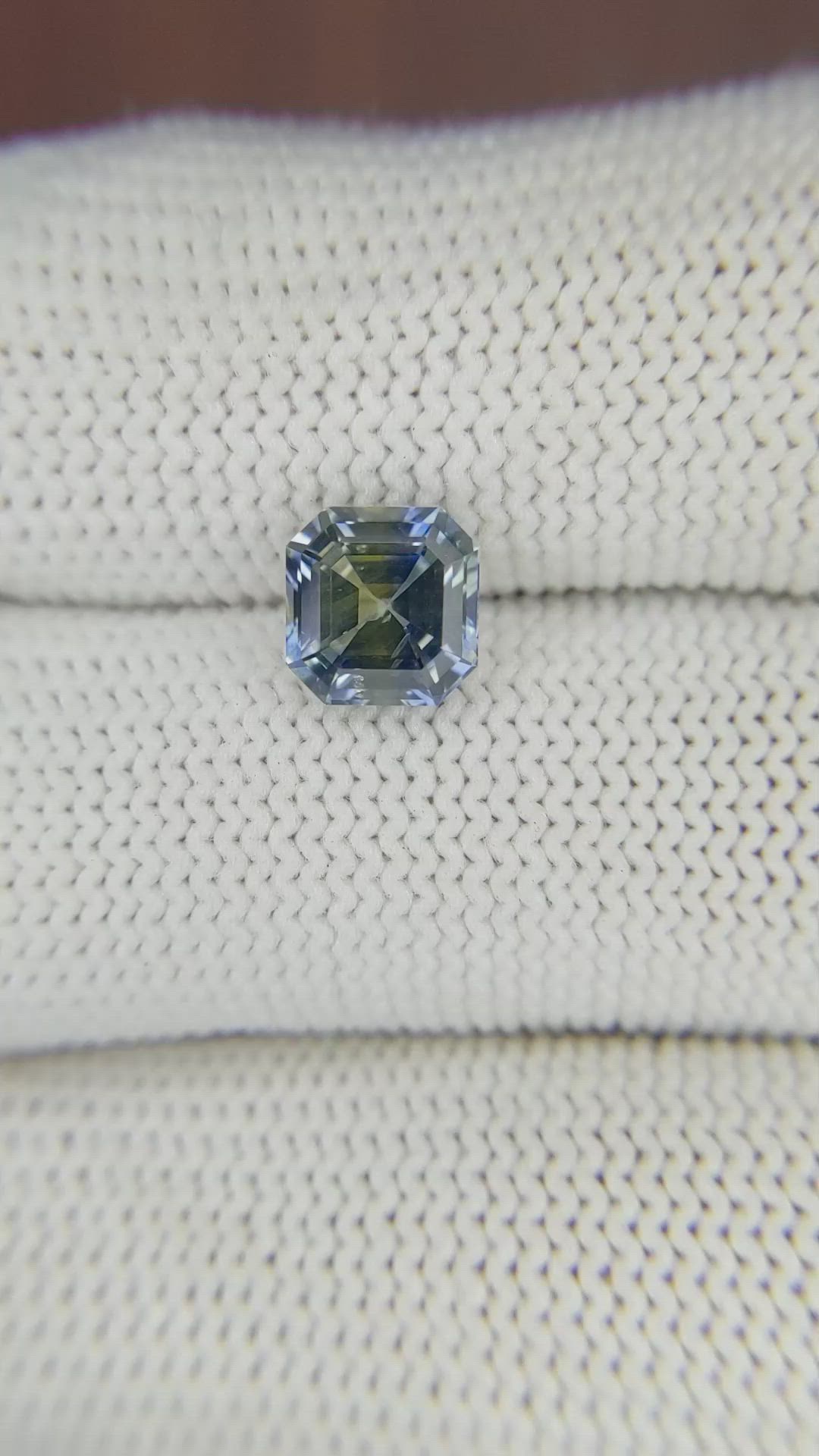 2.06 Ct. Bi Color Sapphire from Ceylon (Sri Lanka) Size Video