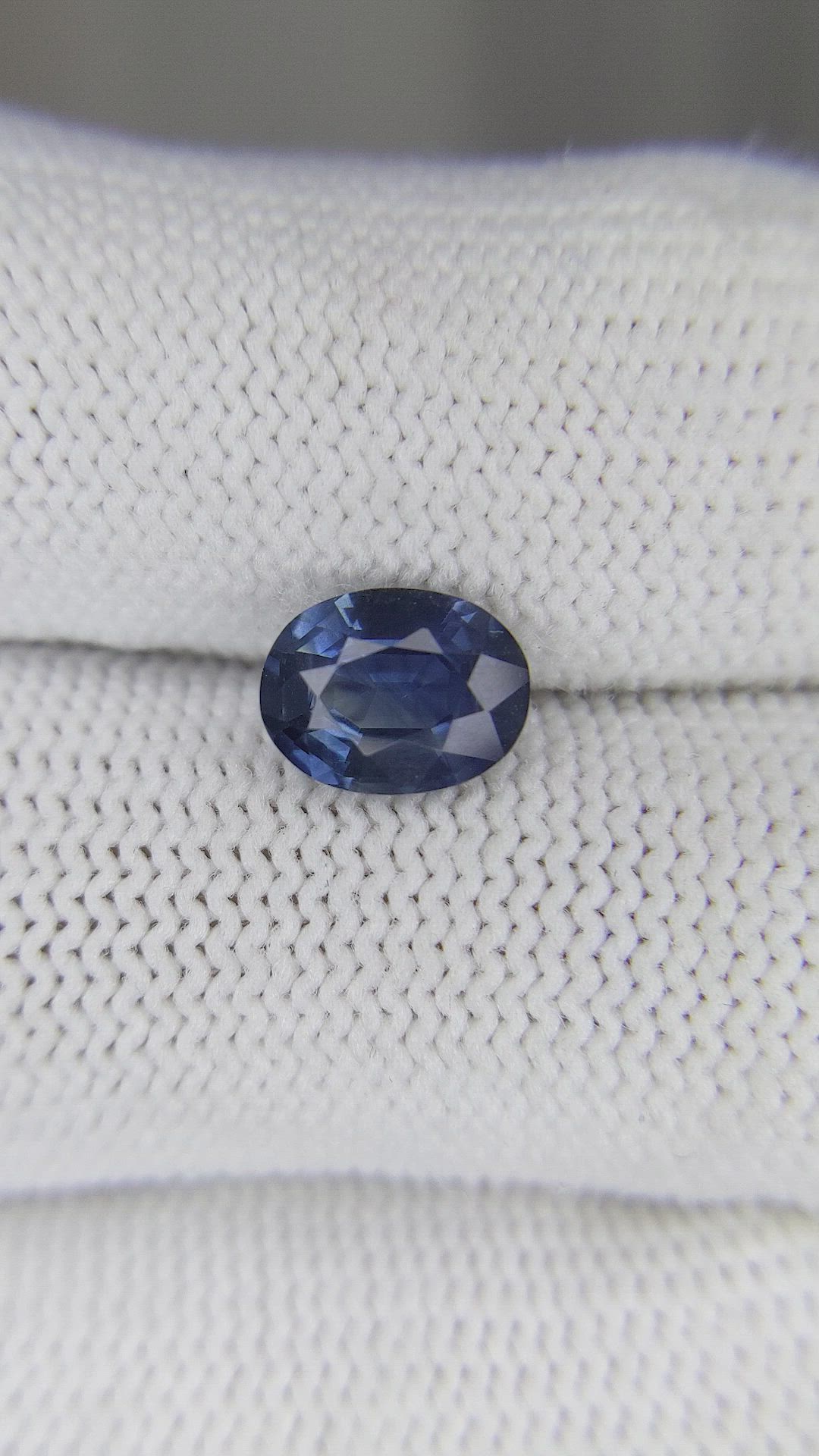 1.57 Ct. Blue Sapphire from Ceylon (Sri Lanka) Size Video