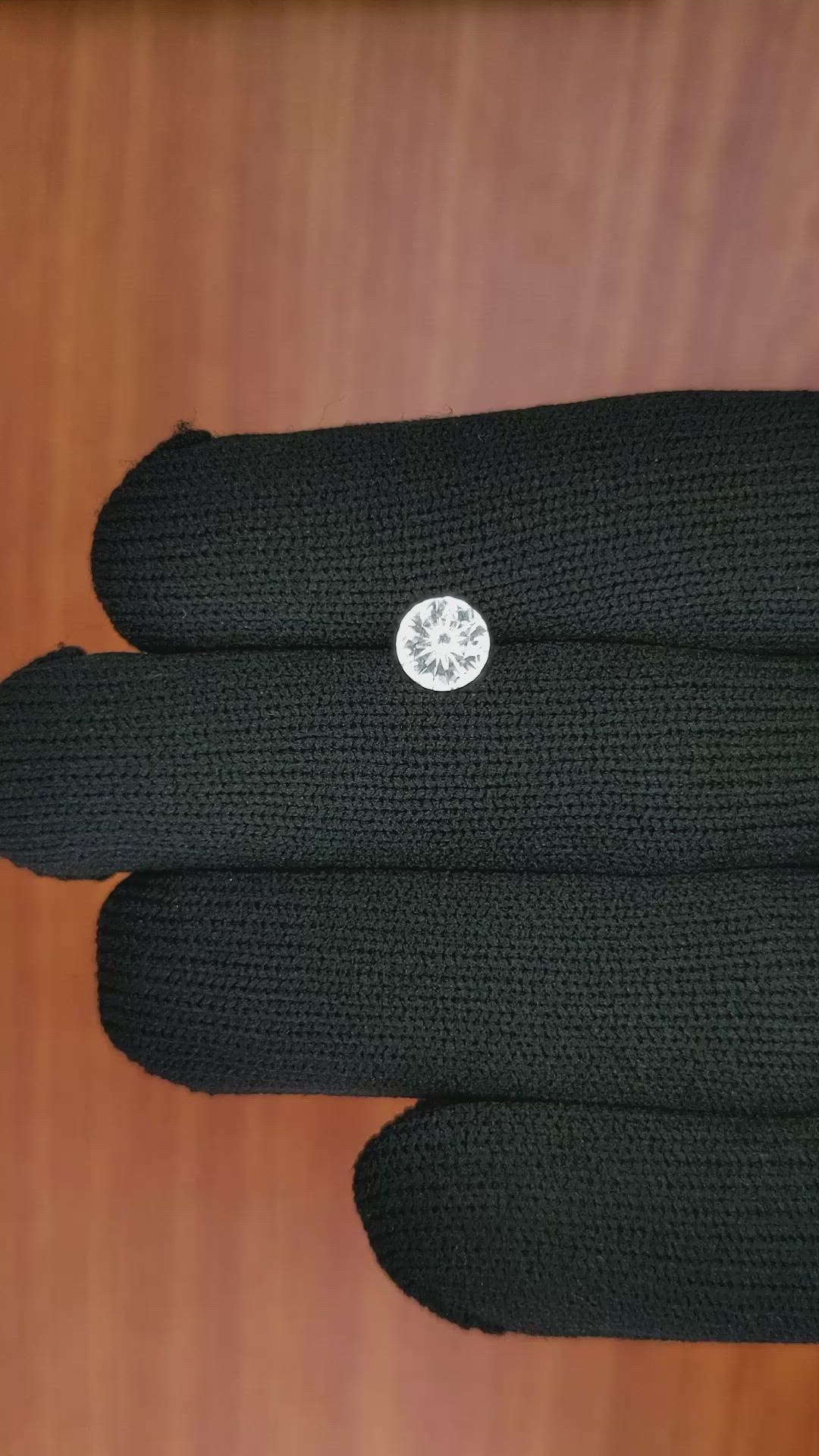 1.04 Ct. White Sapphire from Ceylon (Sri Lanka) Size Video