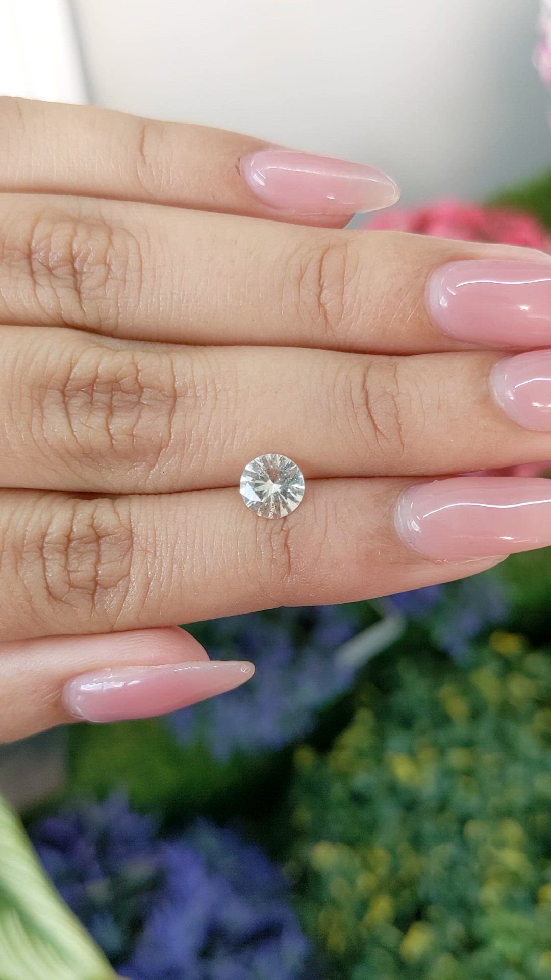 1.04 Ct. White Sapphire from Ceylon (Sri Lanka) Size Video