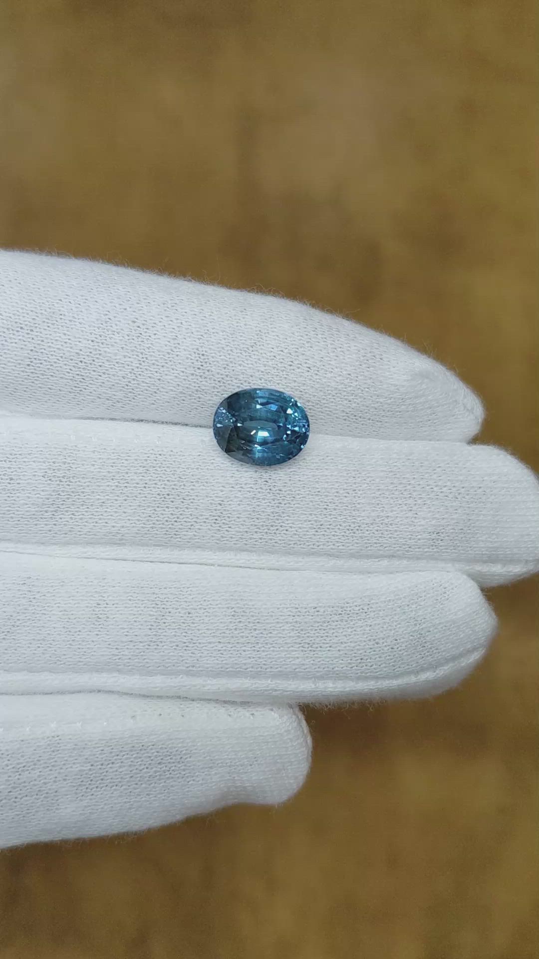 4.46 Ct. Greenish Blue Sapphire from Ceylon (Sri Lanka) Size Video