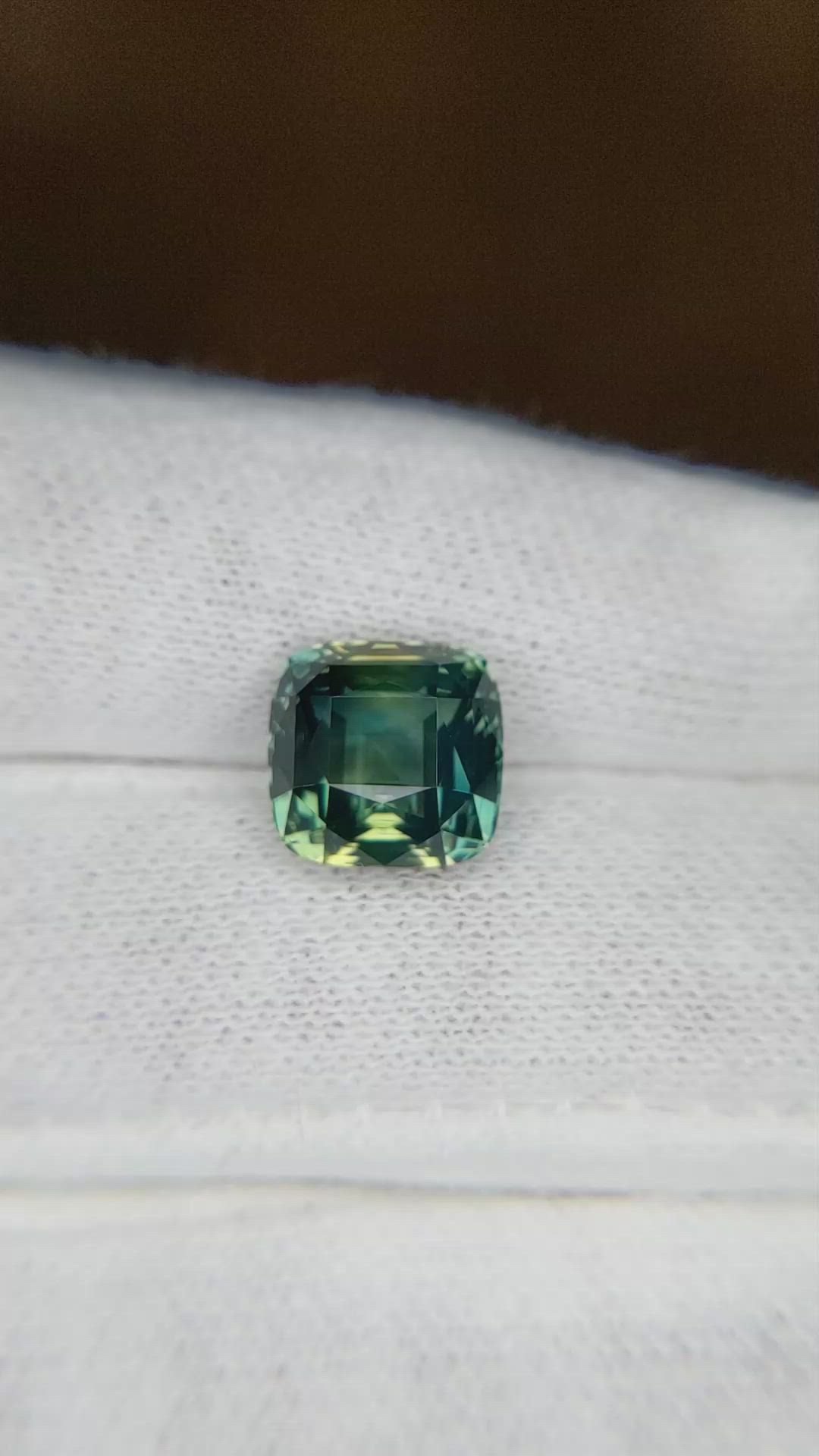4.51 Ct. Bluish Green Sapphire from Ceylon (Sri Lanka) Size Video