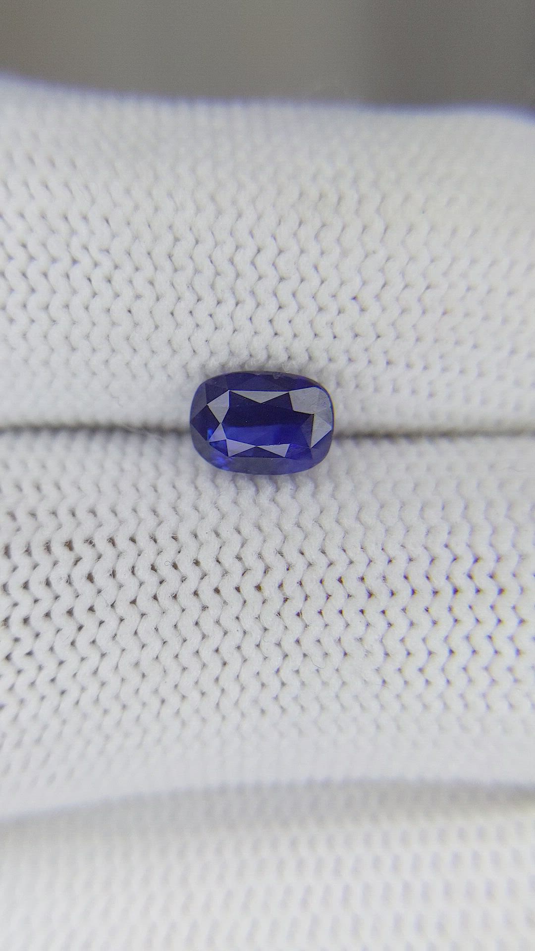 1.06 Ct. Blue Sapphire from Ceylon (Sri Lanka) Size Video
