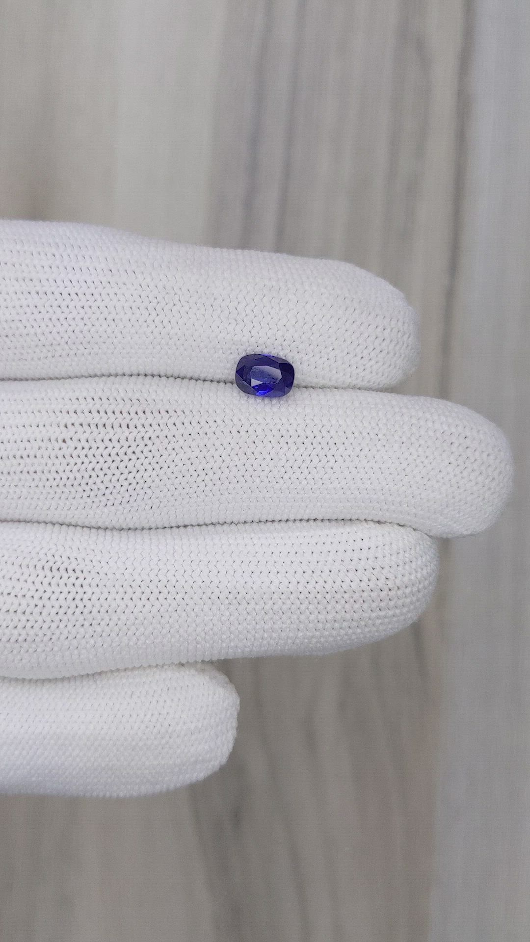 1.06 Ct. Blue Sapphire from Ceylon (Sri Lanka) Size Video