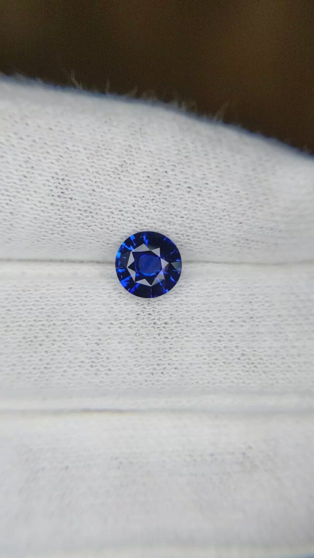 1.07 Ct. Blue Sapphire from Ceylon (Sri Lanka) Size Video