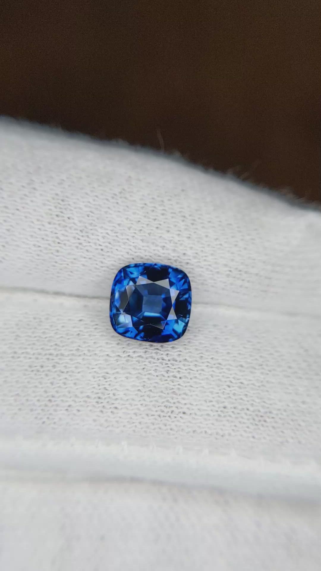 2.41 Ct. Blue Sapphire from Ceylon (Sri Lanka) Size Video
