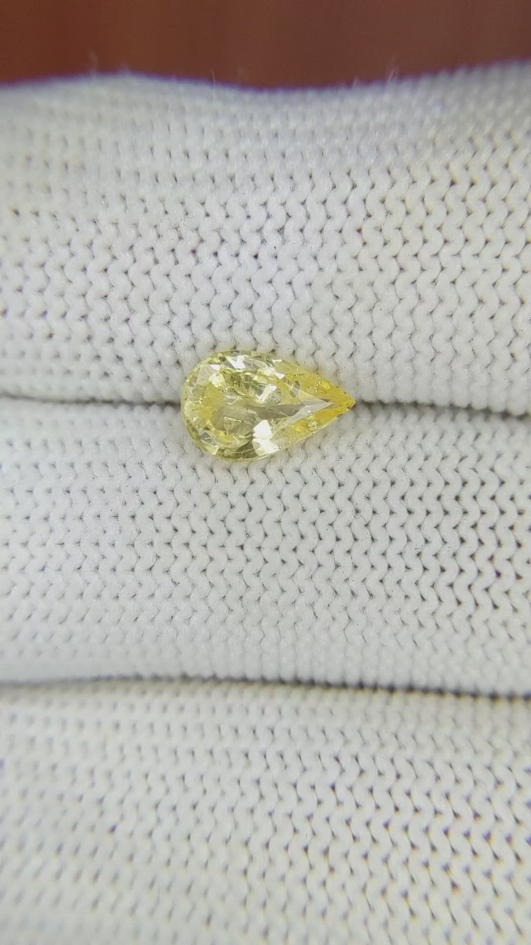 1.37 Ct. Yellow Sapphire from Ceylon (Sri Lanka) Size Video