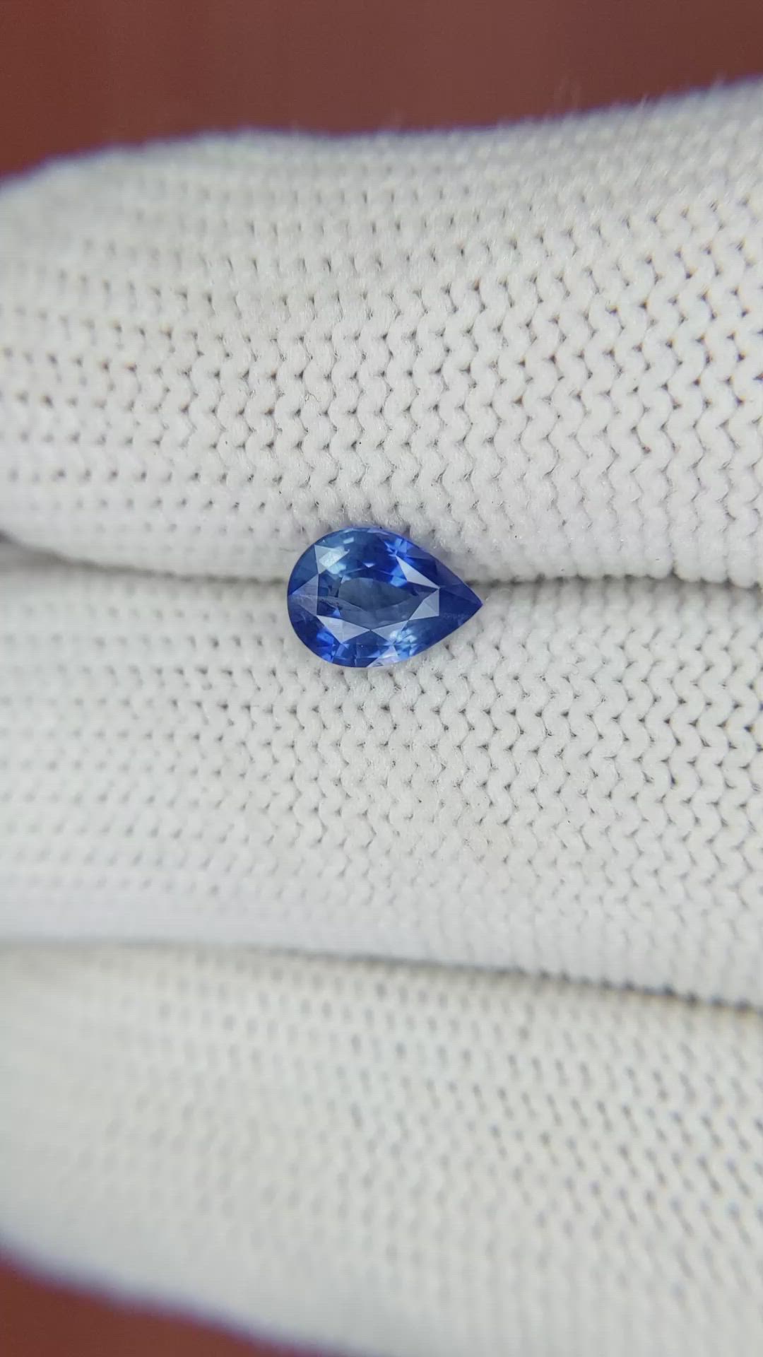1.01 Ct. Blue Sapphire from Ceylon (Sri Lanka) Size Video