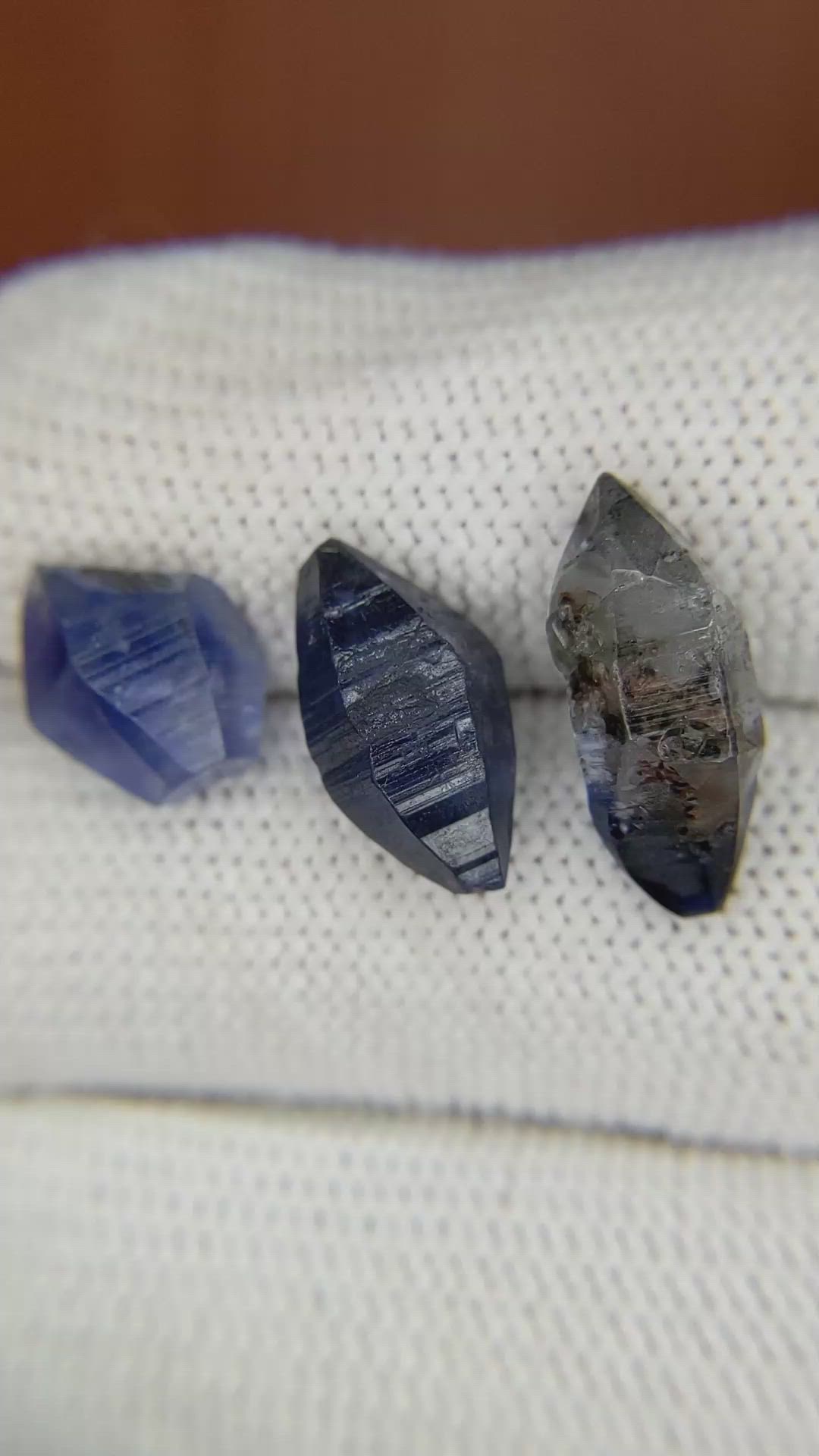16.45 Ct. Blue Sapphire Crystal from Ceylon (Sri Lanka) Size Video