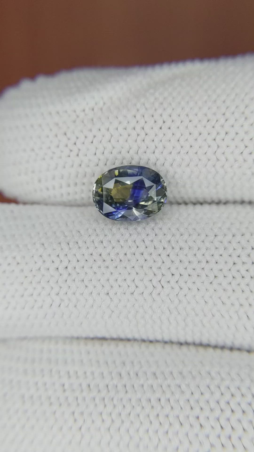 2.03 Ct. Bi Color Sapphire from Ceylon (Sri Lanka) Size Video
