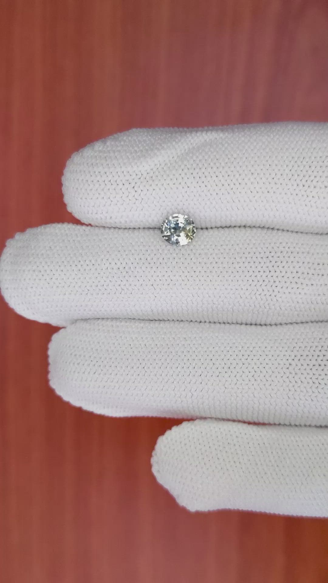 0.71 Ct. Bi Color Sapphire from Ceylon (Sri Lanka) Size Video