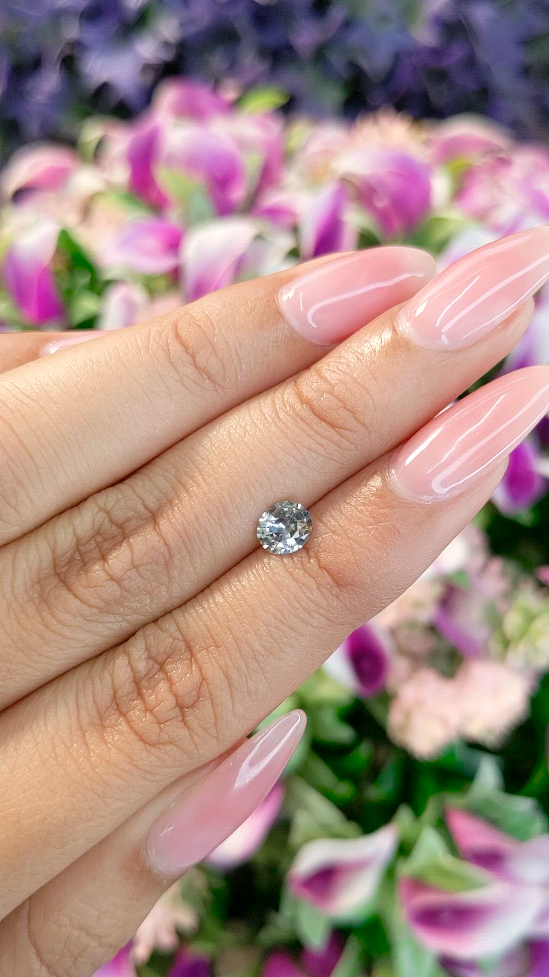 0.71 Ct. Bi Color Sapphire from Ceylon (Sri Lanka) Size Video